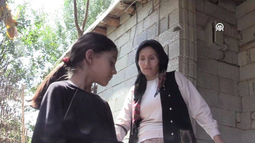 Bu okulda 3 yıldır tek bir öğrenci var. 9 yaşındaki Hasret artık sınıf arkadaşı istiyor - Resim: 25